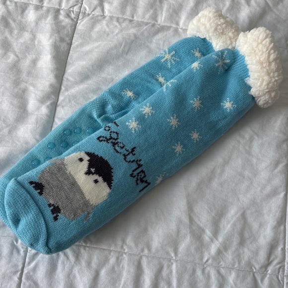 Cozy Blue Penguin Slippers NWOT, still hooked together. - Picture 3 of 4